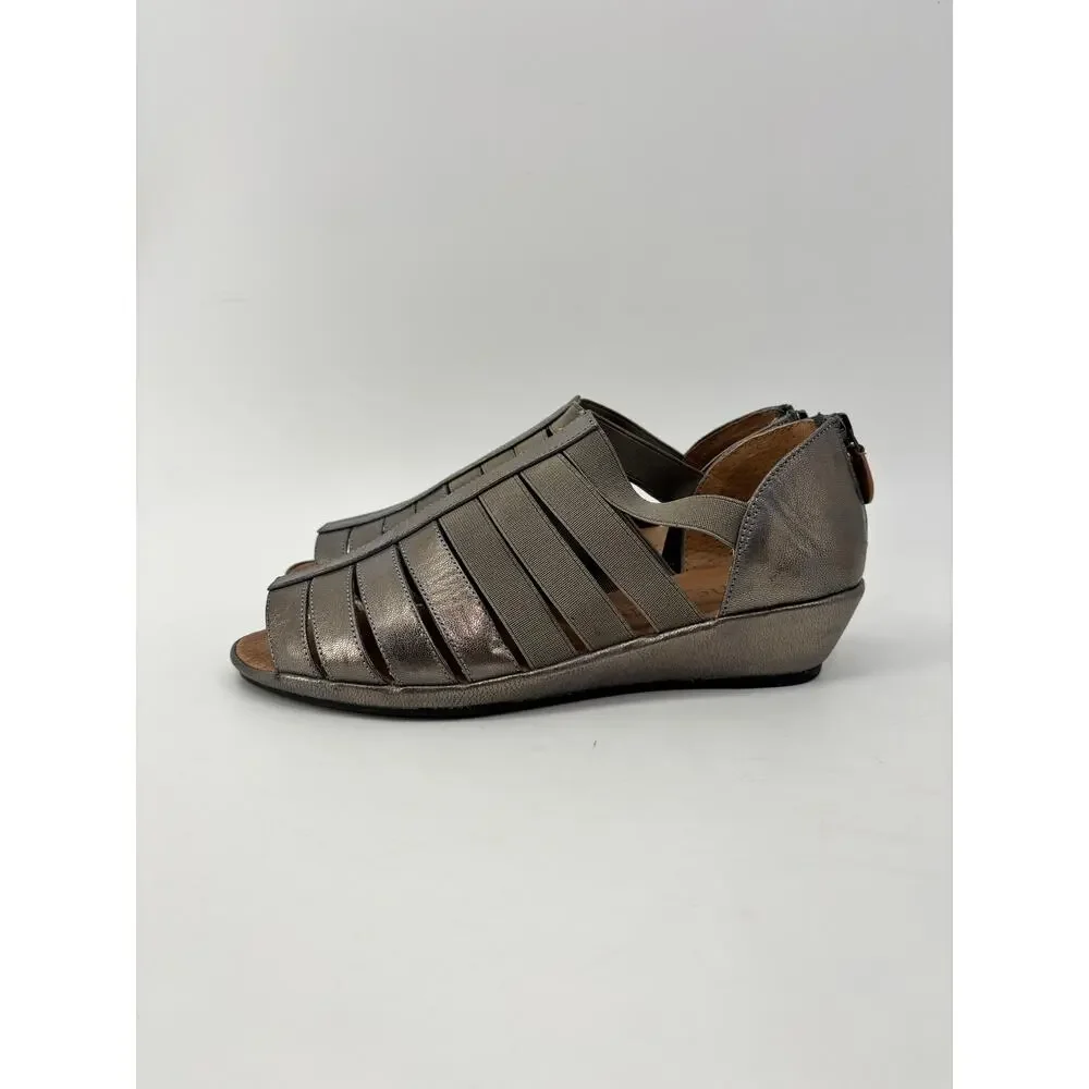 Gentle Souls Womens Size 7.5 Lana Metallic Sandals Wedge Elastic